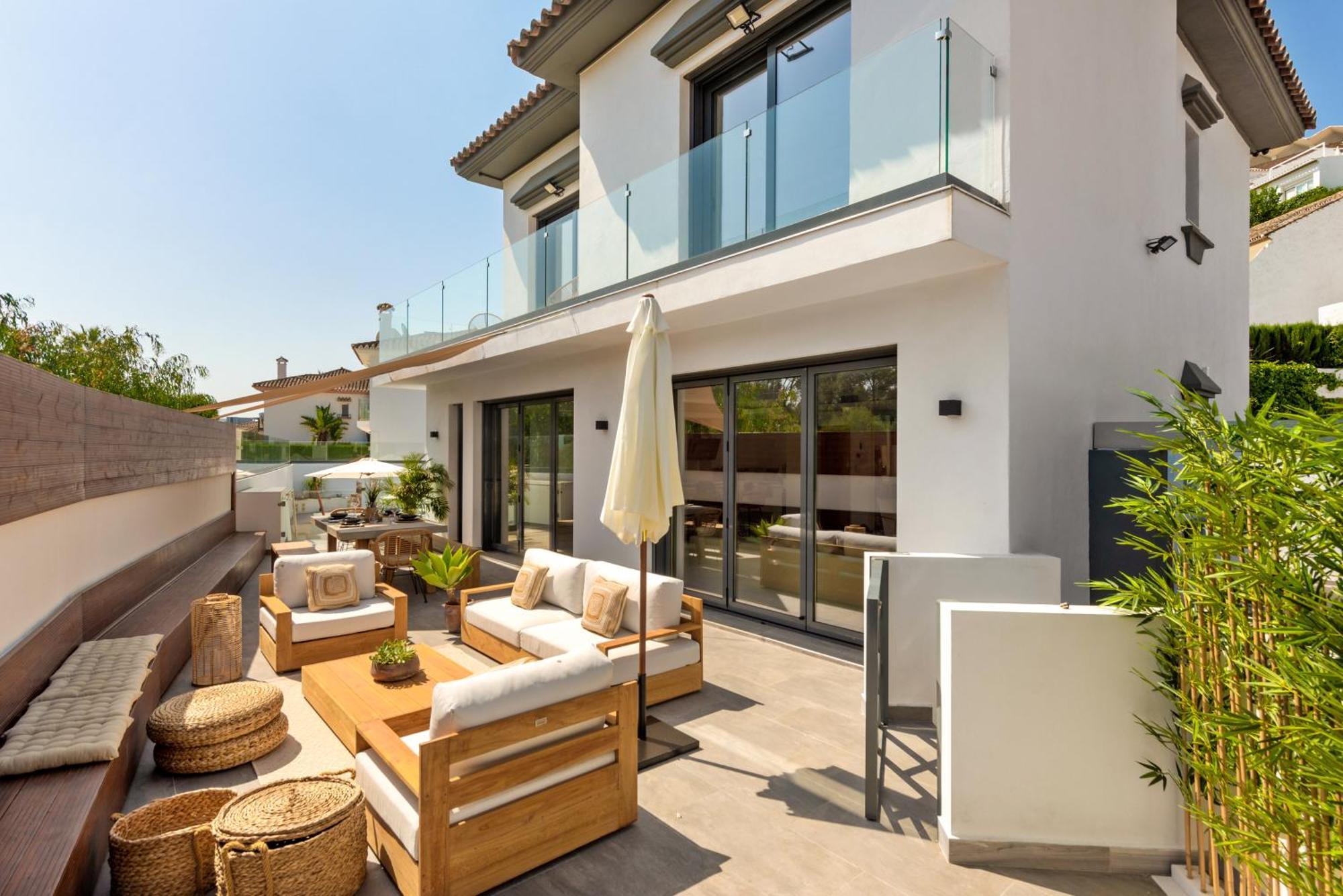 Villa Banus - - Just A Few Steps From The Port-beach *